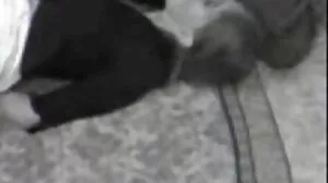 Ma demi-soeur belle mere porno francais m'a surpris en train de me masturber dans la salle de bain