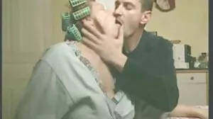 Stepbro reçoit une branlette chaude porno grosse femme porno grosse femme de sa belle-soeur Sofie Reyez