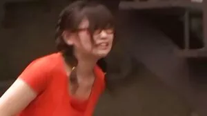 Cutie babe se fait défoncer la chatte par une grosse bite porno belle femme sexy