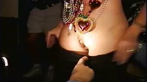 La femme dit à porno fille 18 son mari de baiser le camarade Deep Throat Challenge
