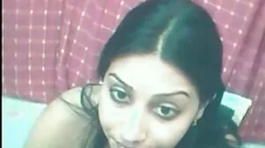 Skank porno avec sa mère maigre dans un gangbang interracial