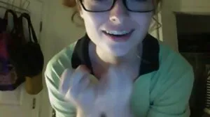 Thai amateur teen porno femme avec animal cutie sexe oral bidirectionnel et baisée durement devant la caméra