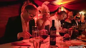 Expérience sexuelle publique de femme avec cheval xxx filles sexy