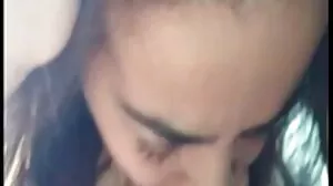 Une blonde accepte de se faire baiser pour vendre sa porno de belles filles voiture