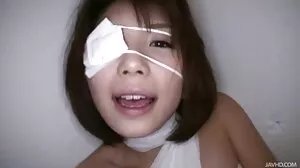 TGirl Khloe Kay montre à son frère qu'elle peut lui sucer la porno femme vs animal bite