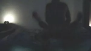 Les suspects Lauren et porno chien avec femme Scarlett se sont fait prendre en échange de leur liberté