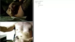 La xxx féminin MILF blonde tatouée Jocelyn adore quand son petit ami interracial lui lèche l'aisselle