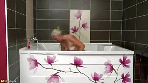 TeenPies - Kinky femme fontaine porno Blonde Creampied par son demi-frère à grosse bite