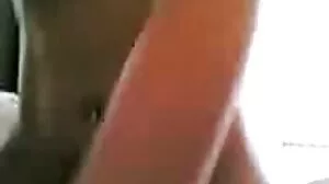 Une ado boit xxx fille fille du sperme en suçant de longs shlongs