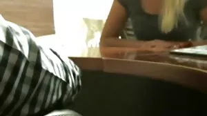 Petite ado baise porno homme cheval une bite