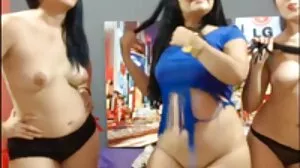 Blonde se fait masser la chatte xxx fille vierge jusqu'à l'orgasme