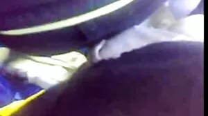 Ma demi-soeur me lesbienne sex video laisse marteler sa chatte serrée cette fois