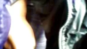 Teen lesbiennes sur la plage porno femme mince