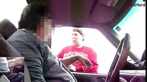 Colocataires lesbiennes aux gros seins léchant porno femme éjacule et doigté