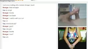 Paire De Blondes Incroyables Bondissent Sur les filles porno Une Bite